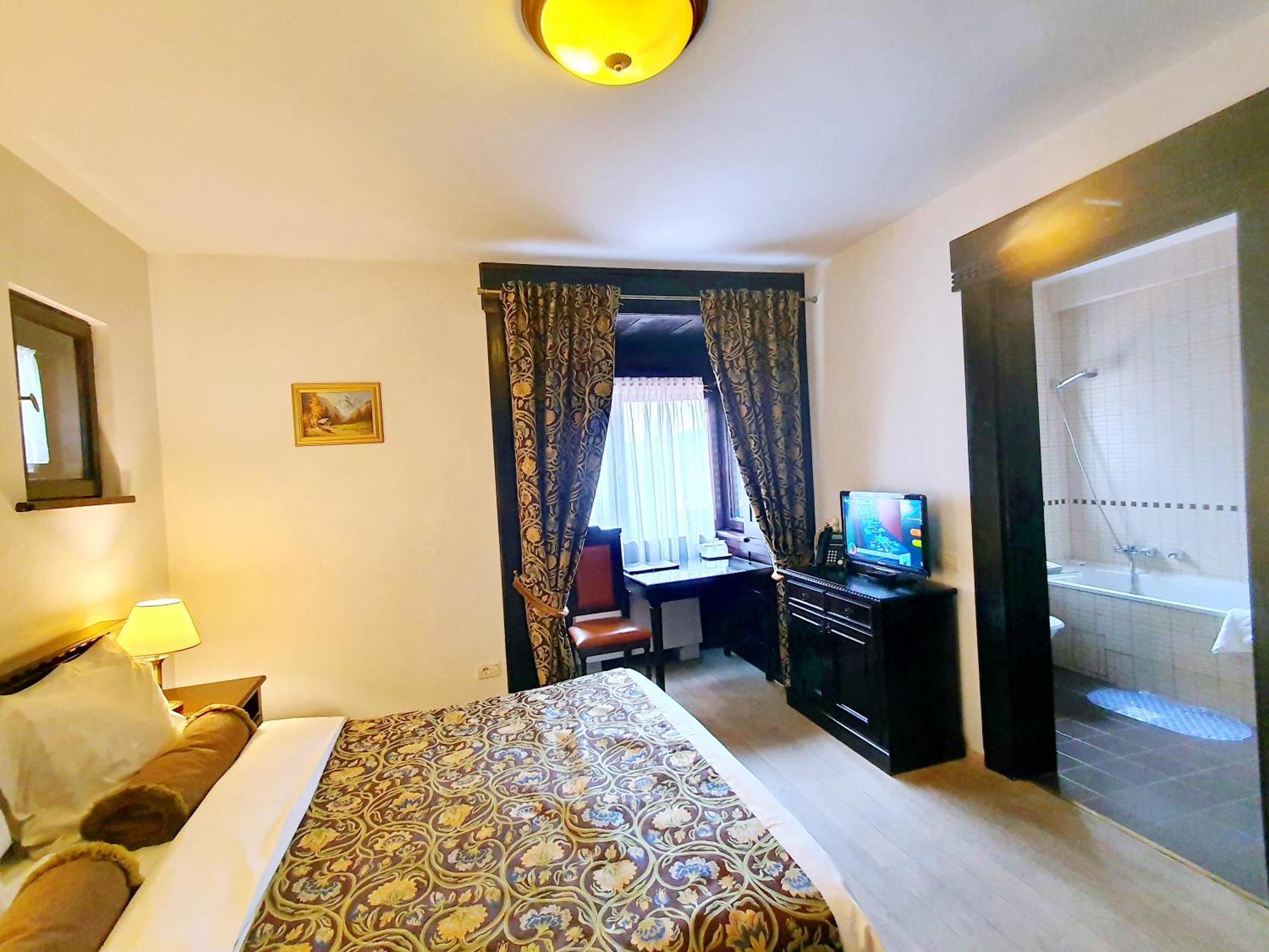 Vila Leonida - Resort Leonida Buşteni Buitenkant foto