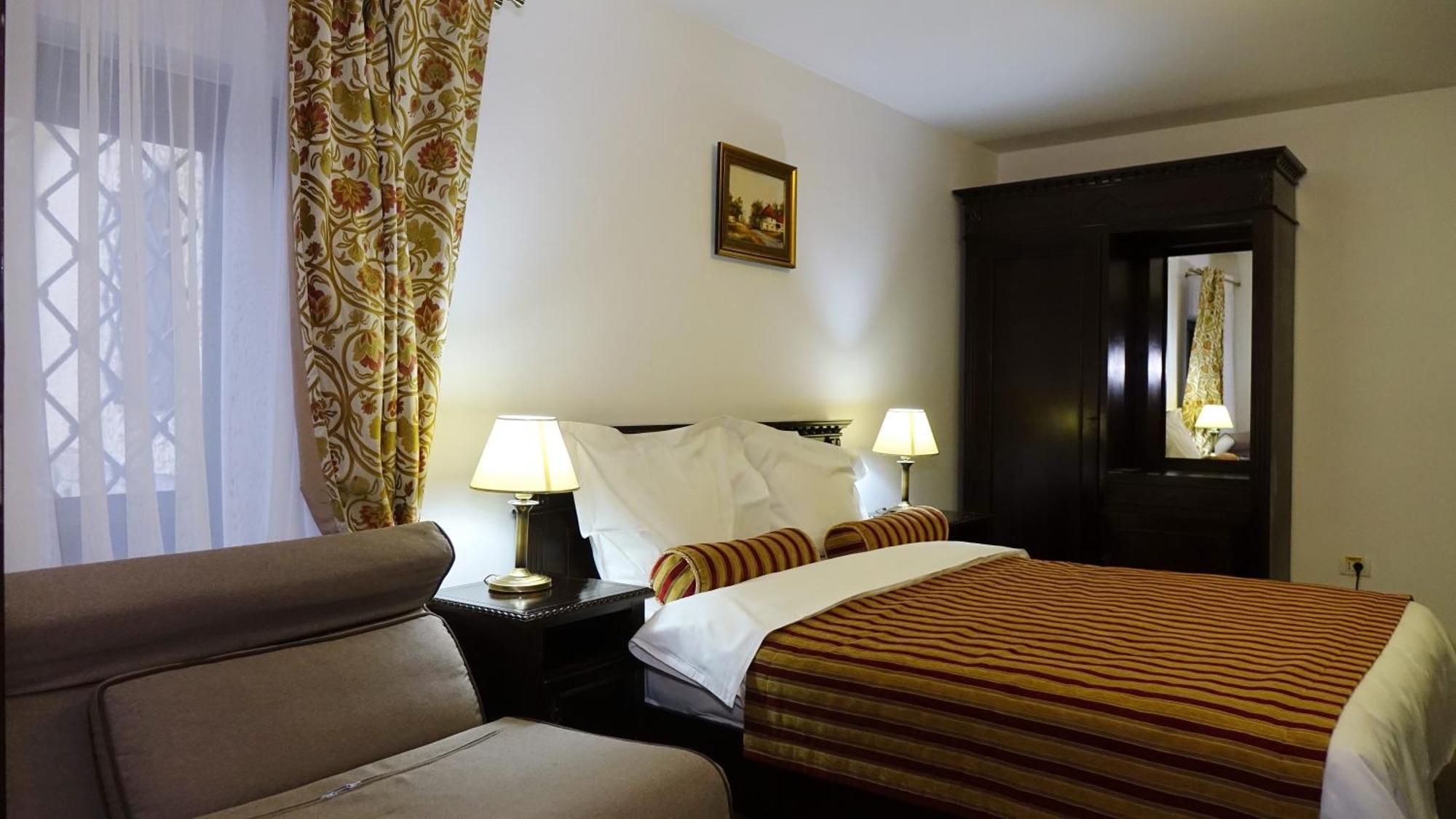 Vila Leonida - Resort Leonida Buşteni Buitenkant foto
