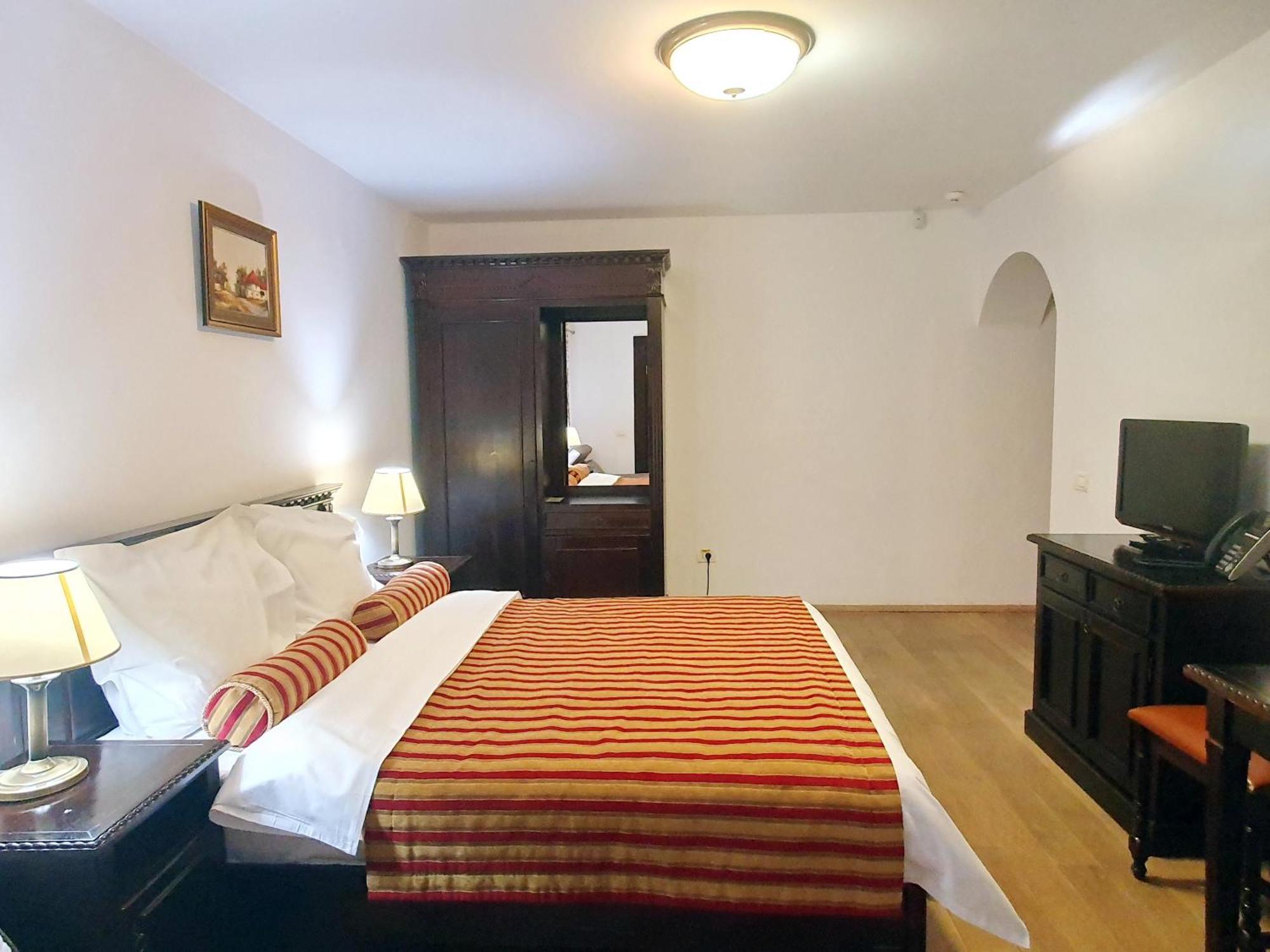 Vila Leonida - Resort Leonida Buşteni Buitenkant foto