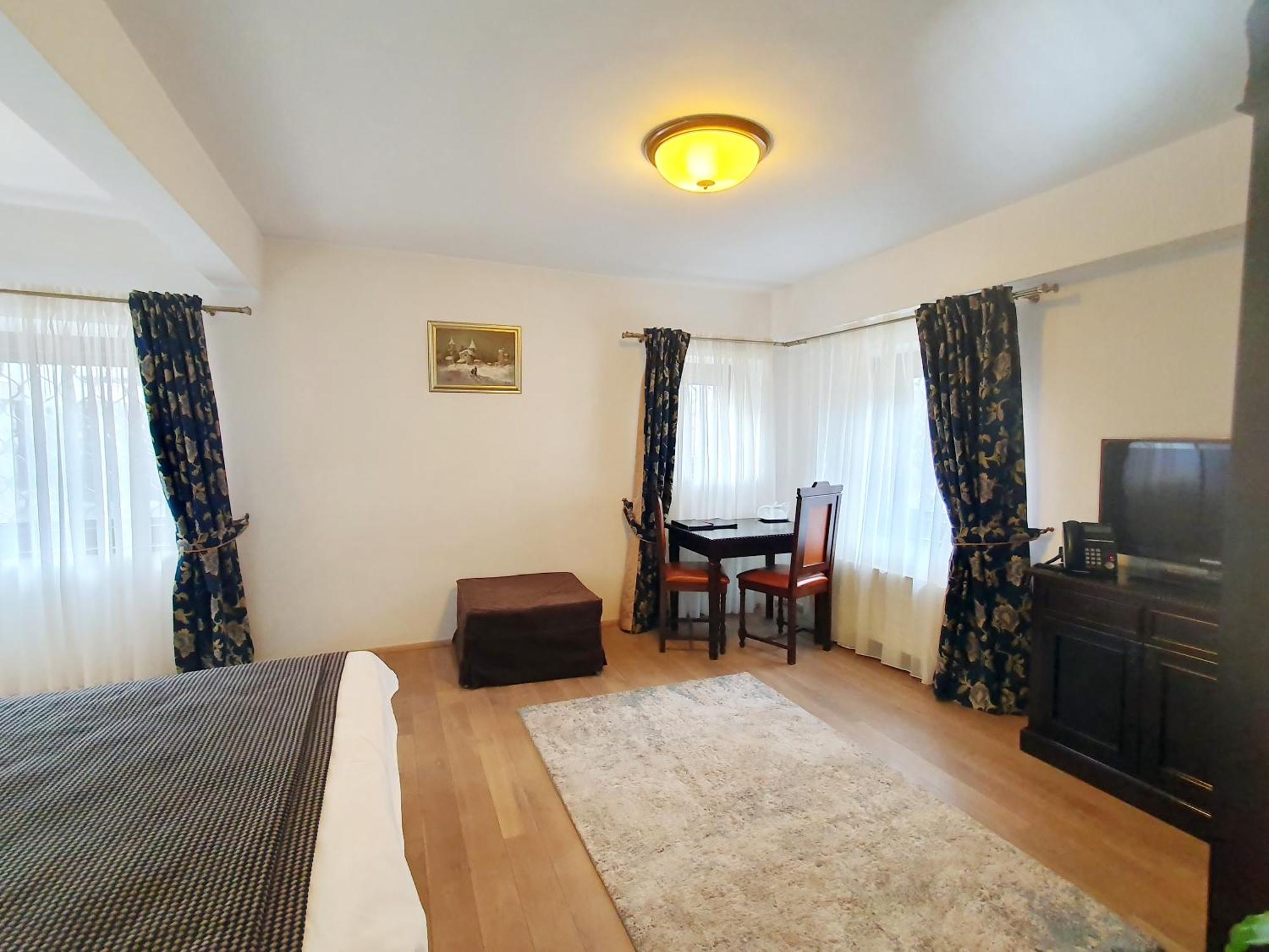 Vila Leonida - Resort Leonida Buşteni Buitenkant foto