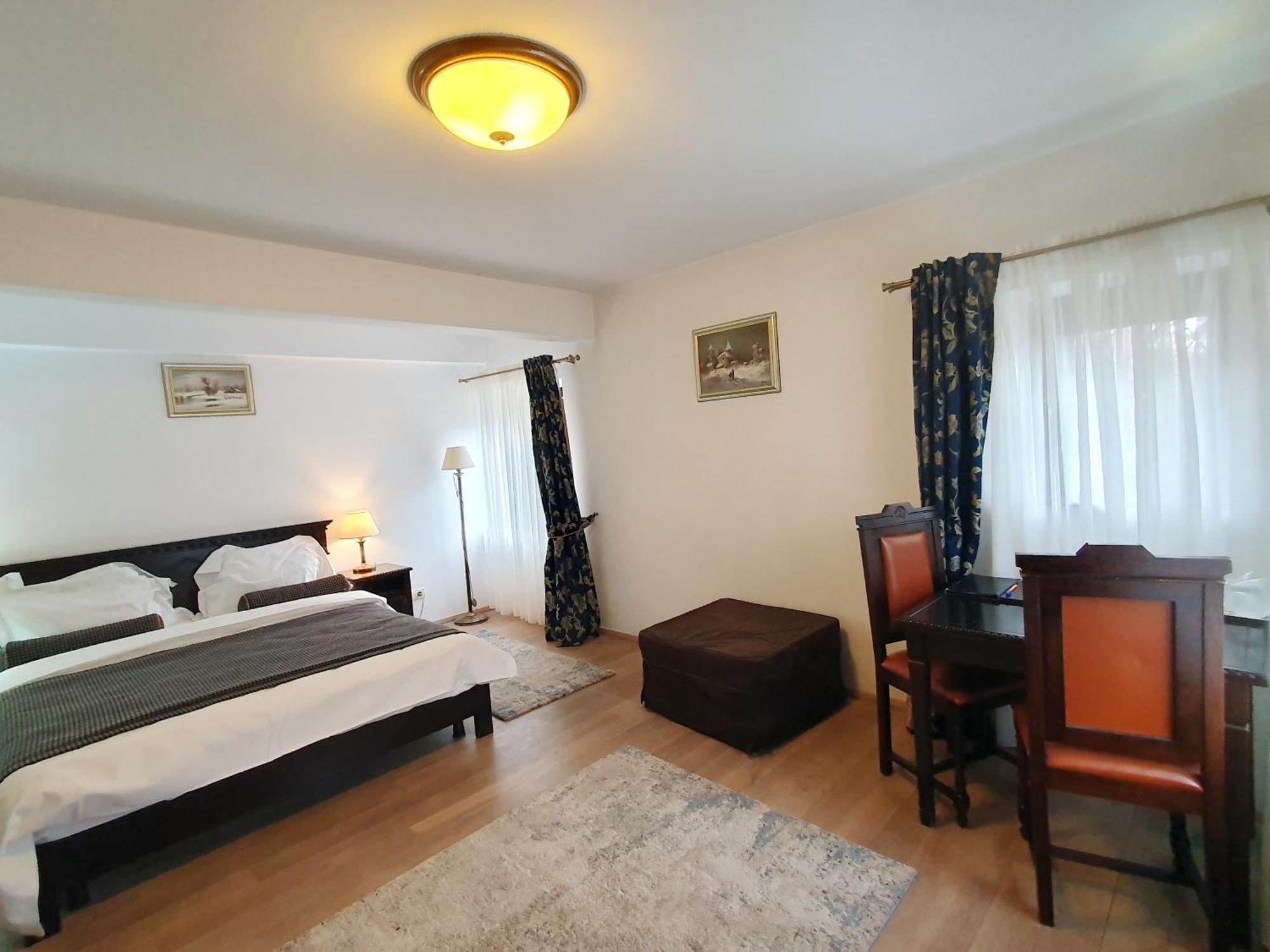 Vila Leonida - Resort Leonida Buşteni Buitenkant foto